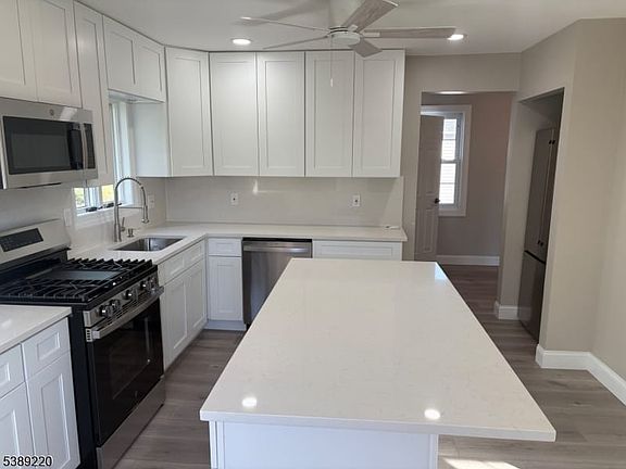3rd image of 428 Highland Ave