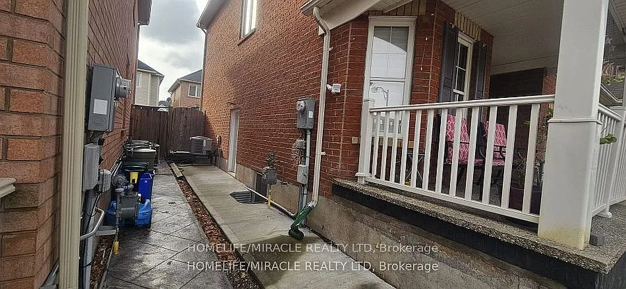 1 bed, $1,300 — Photo 2