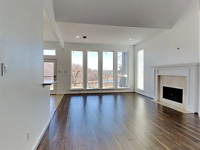 4322 Duck Pond Ln — Photo 6