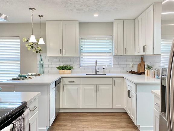 4th image of 22226 Woodrose Dr