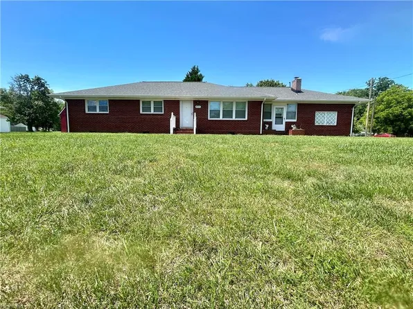 6211 Roanoke Avenue, Newport News, VA 23605