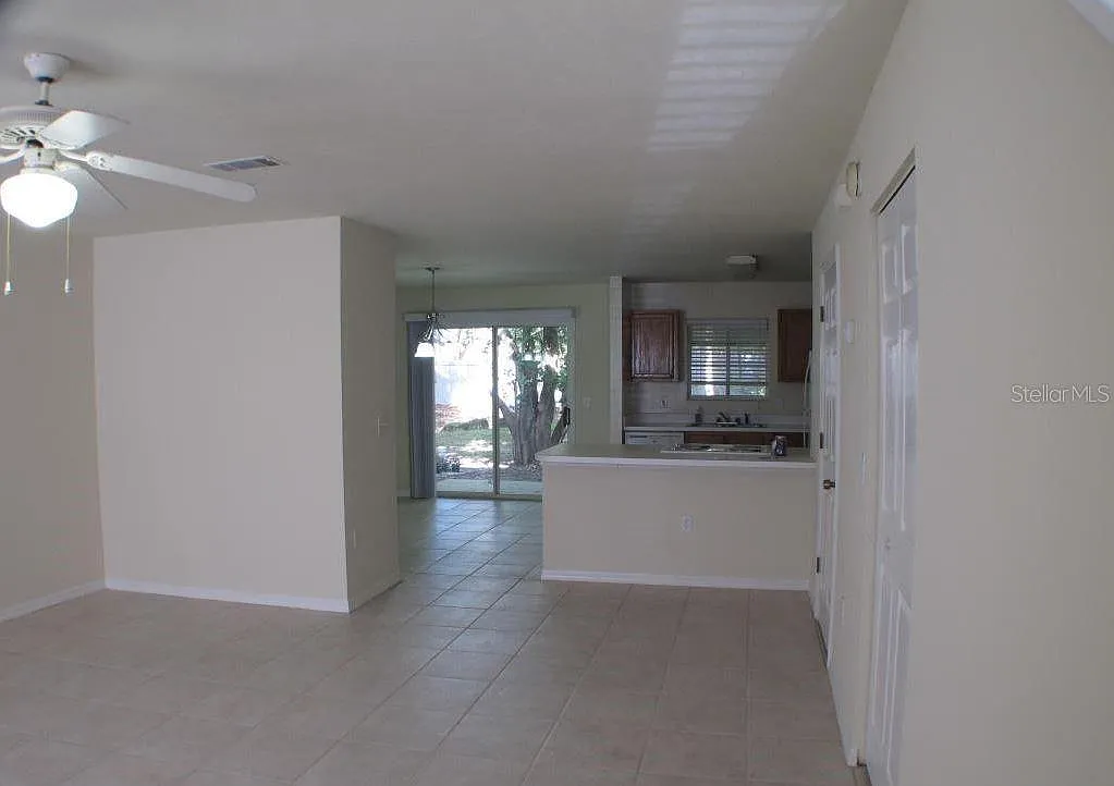 2 bed, 2.5 bath, 1400 sqft, $1,795 — Photo 2