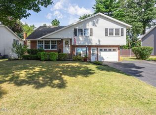 1006 Saint Lucille Dr, Schenectady, NY 12306