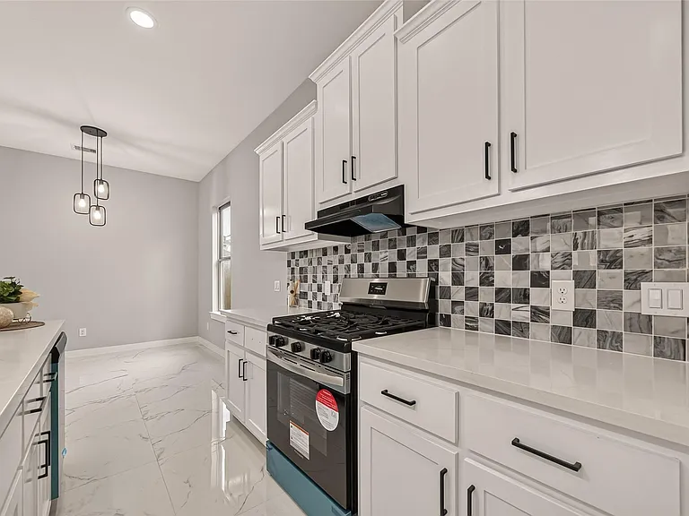 90 Burress St #A — Photo 25