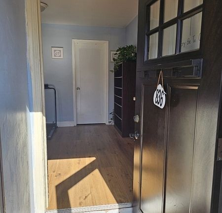 4th image of 836 Summit St