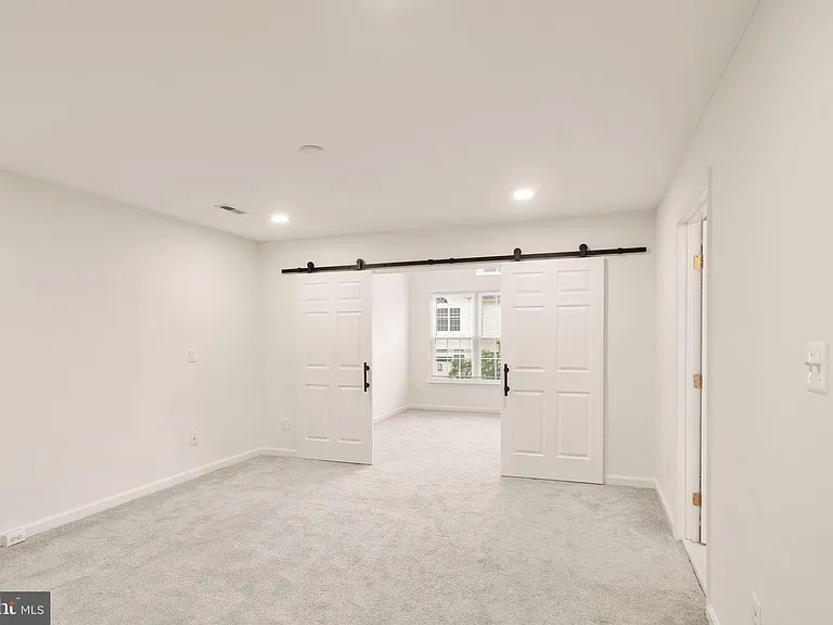 42685 Rolling Rock Sq — Photo 21