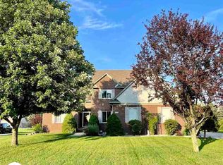 8329 Deer Creek Ct, Grand Blanc, MI 48439