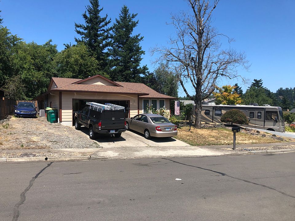 2nd image of 517 SE 15th St