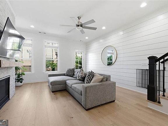 3rd image of 3554 Parkside Way