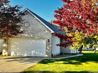 9211 Emily Dr, Davison, MI