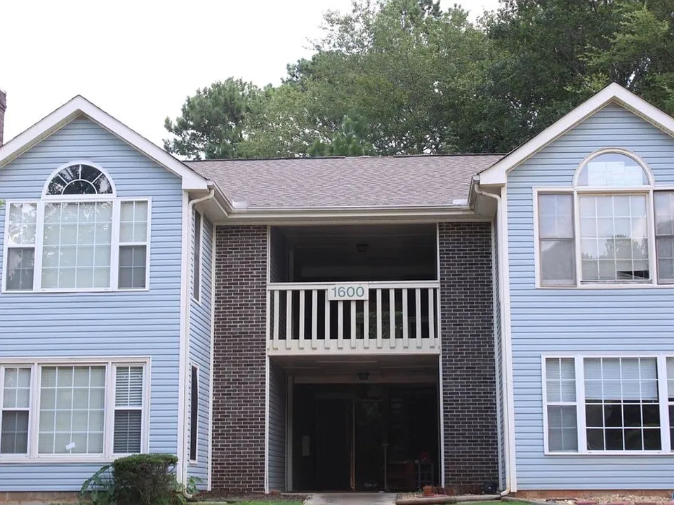 1608 Liberty Dr #1608