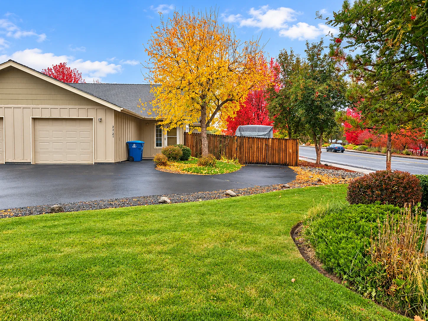 3 bed, 1200 sqft, $2,295 — Photo 2