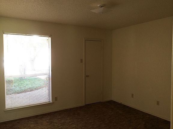 3rd image of 624 Barbara Jean Dr