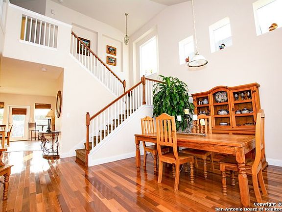 3rd image of 21507 La Pena Dr
