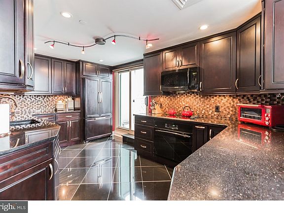 3rd image of 717 S Columbus Blvd Unit 1501