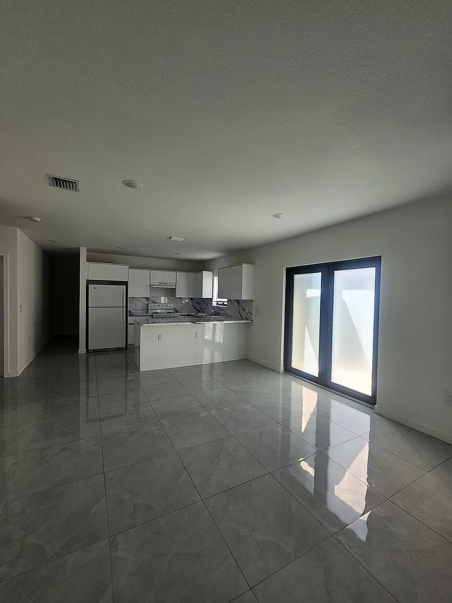 Building Photo - 3072 NW 59th St #3076