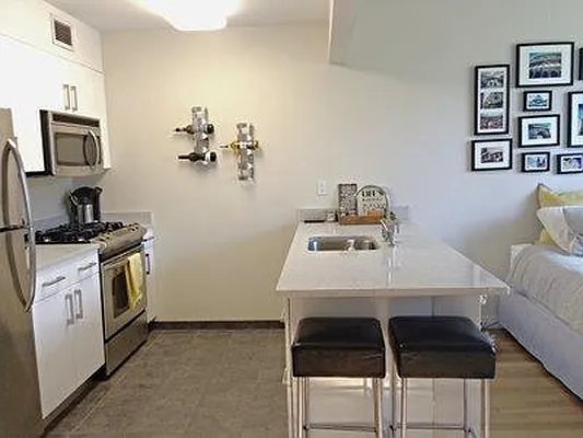 Rented by R New York | media 34