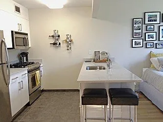 Rented by R New York