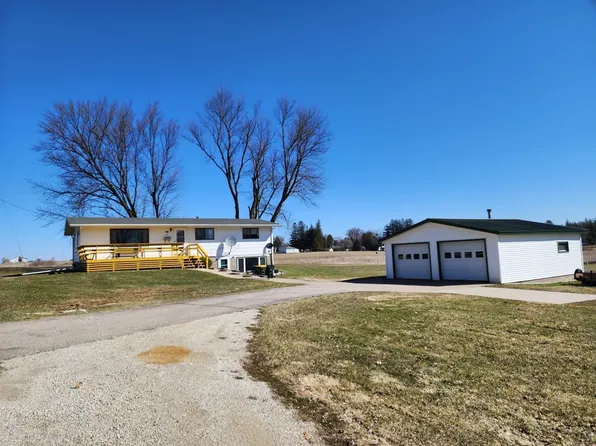 403 8th St NW, Waukon, IA 52172