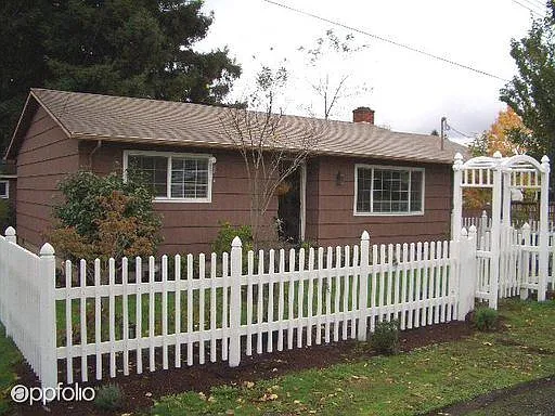 1161 Polk Aly photo 1