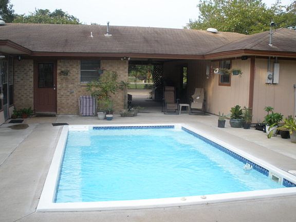 4th image of 8750 Plantation Dr