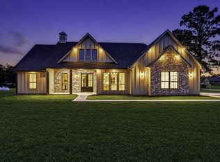 121 Welchs Hill Top Rd, Lufkin, TX 75901