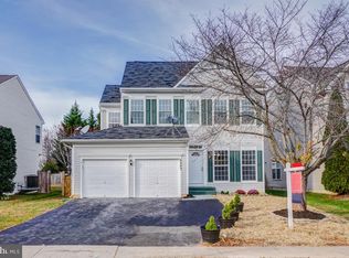 9243 Stephanie St, Manassas Park, VA 20111