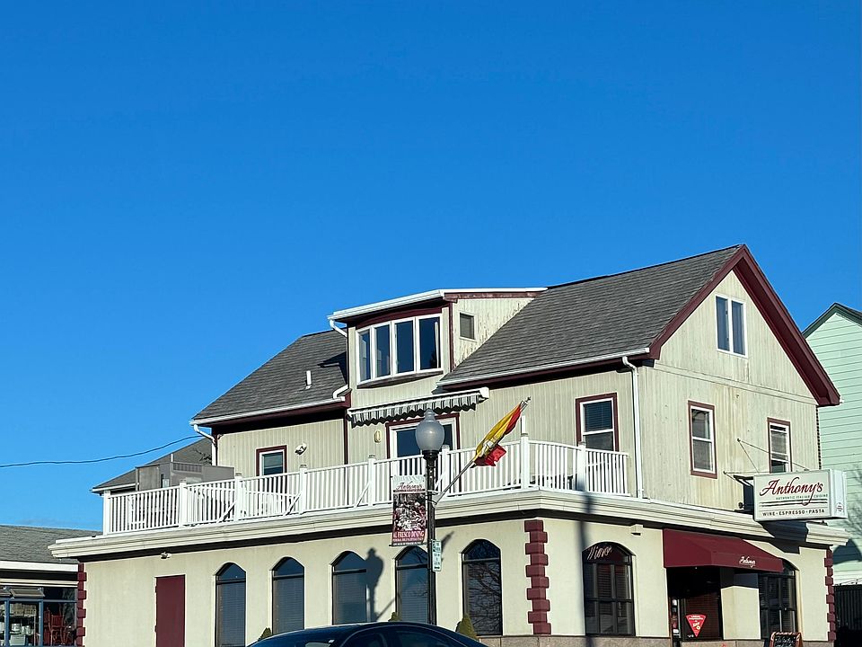 1st image of 445 Atwells Ave #1