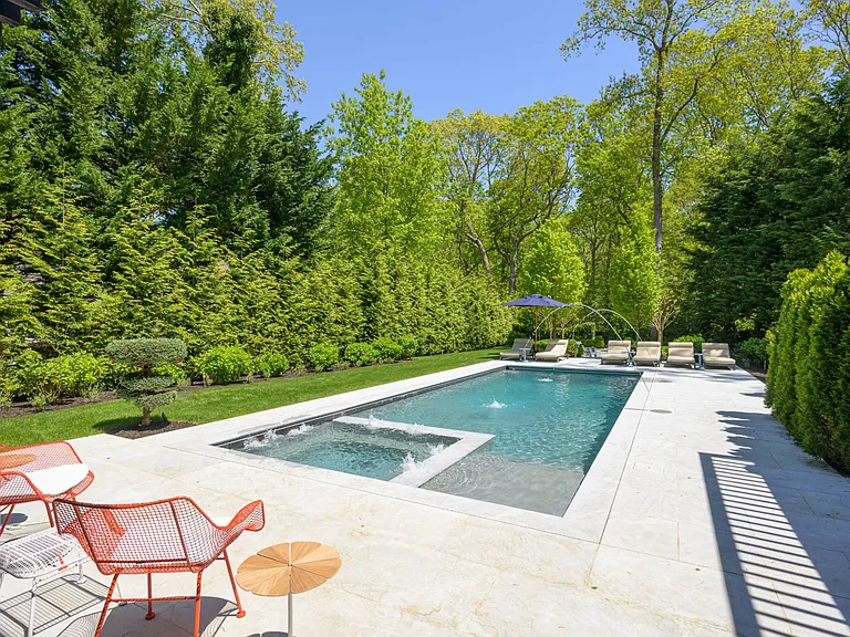 18 Knoll Rd — Photo 4