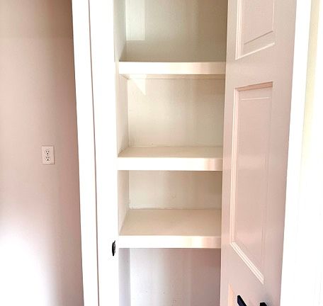 4th image of 215 State St APT D