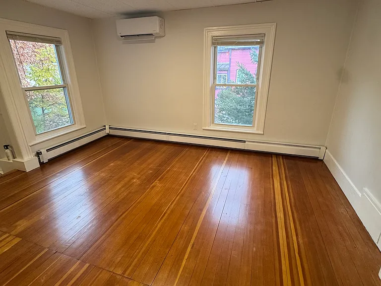 38 Spring St #2-R — Photo 3