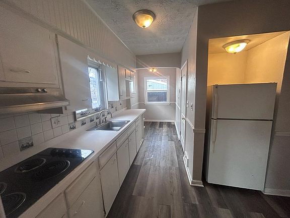 5th image of 1478 Sherbrook Rd #L
