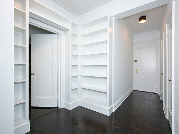 3rd image of 25 Central Park W APT 8D