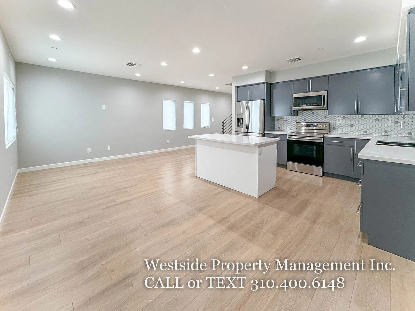 Luxurious Townhome 3BD/3.5BA | Prime Hollywood Neighborhood — Photo 2