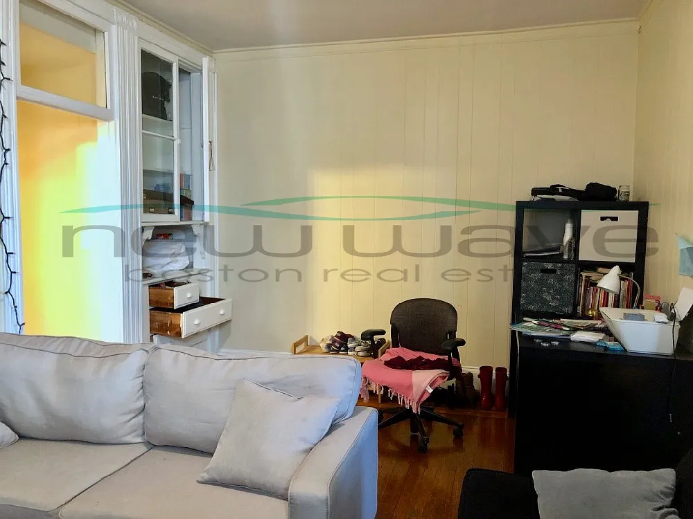 69 S Huntington Ave — Photo 4
