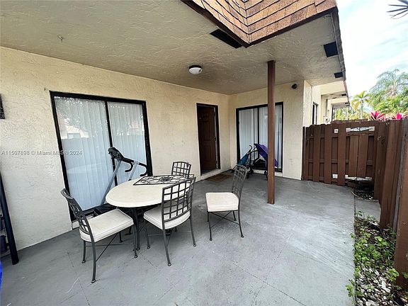 3rd image of 101 San Remo Blvd #101