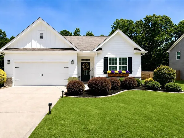 121 Lost Creek Blvd, Dallas, GA 30132
