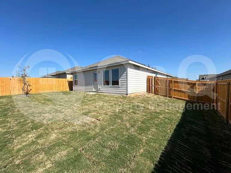 9757 Platteview Rd — Photo 18