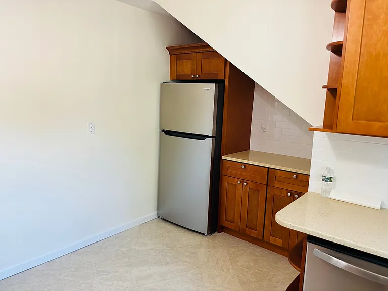 75 Elm Ave — Photo 5