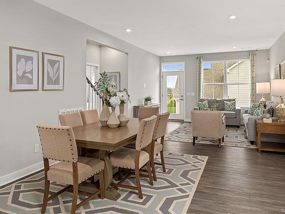 5th image of 199 Sandstone Cir #9B