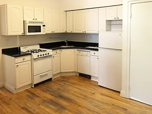 Rented by Buchbinder & Warren | media 14