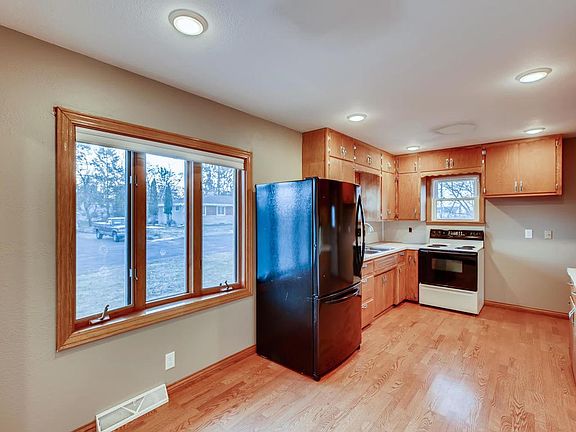 2nd image of 3328 Kraft Cir N