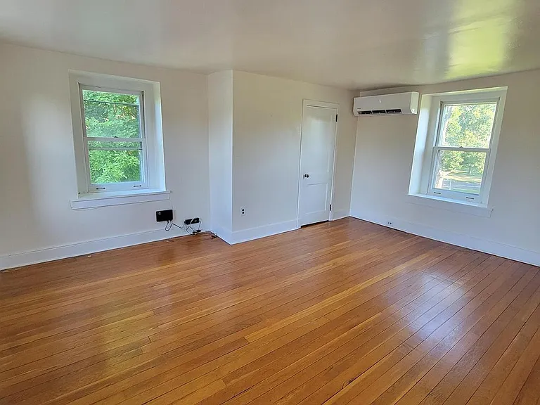 110 Gumbes Rd #2ND FLOOR — Photo 4