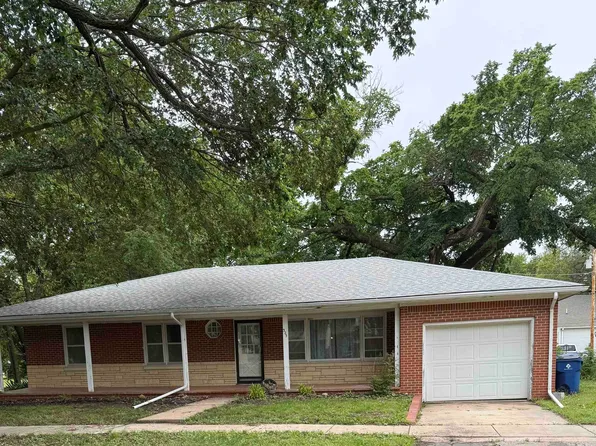 323 S Willow St, Douglass, KS 67039