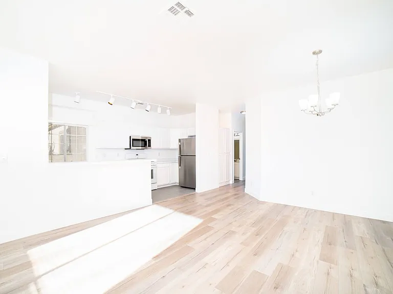 5112 Jordan Frey St #203 — Photo 5