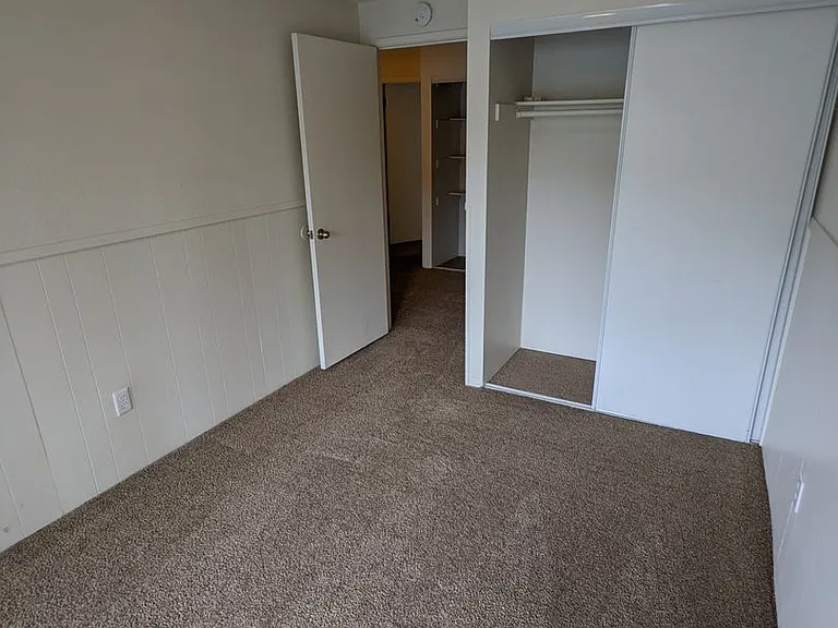 Royal Crest Townhomes — Photo 74