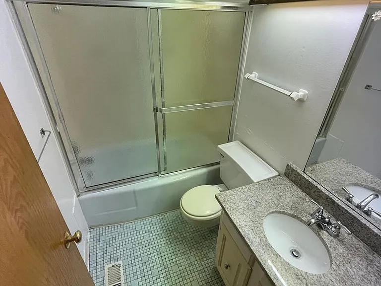 70 W Northwood Ave — Photo 4