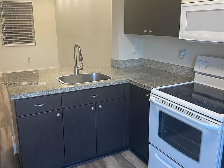 2575 SW 27th Ave #212 — Photo 5