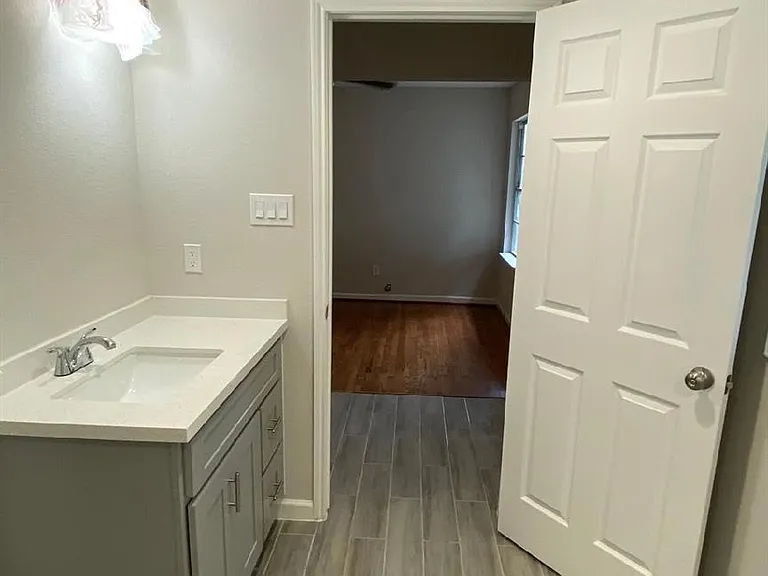 2406 Rosemead Dr — Photo 24