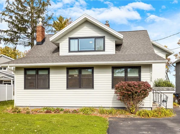 7159 Lakeshore Rd, Cicero, NY 13039